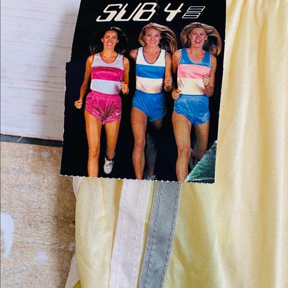 ❤️🙌Authentic 1980s Sub 4 Shorts - Picture 6 of 14